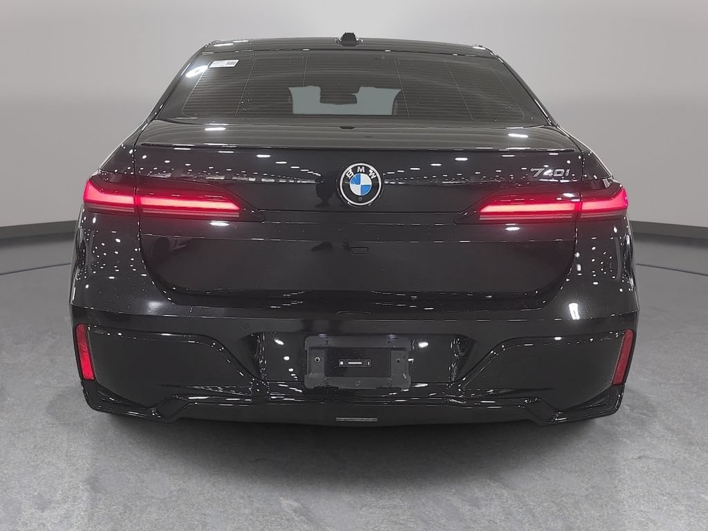 Used 2024 BMW 740i RWD image 6