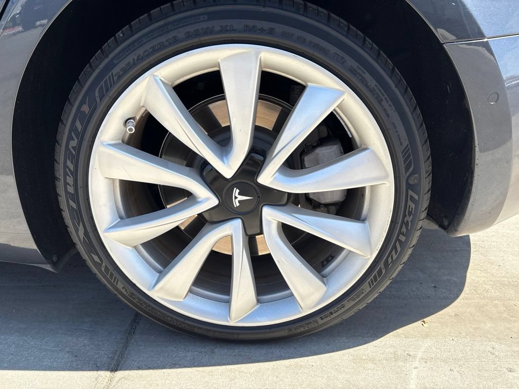 Used 2018 Tesla Model 3 Long Range RWD image 9