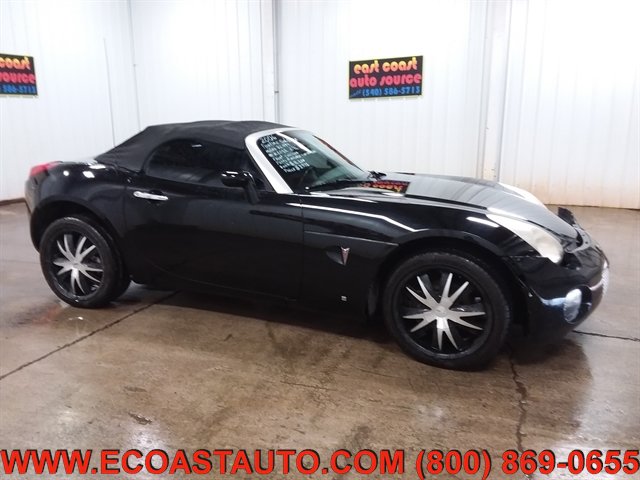 Used 2006 Pontiac Solstice Convertible w/ Premium Package RWD image 2
