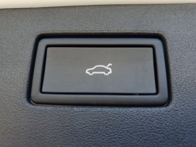 Certified 2025 Volkswagen Tiguan SE R-Line FWD image 16