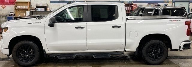 Used 2023 Chevrolet Silverado 1500 Custom image 2