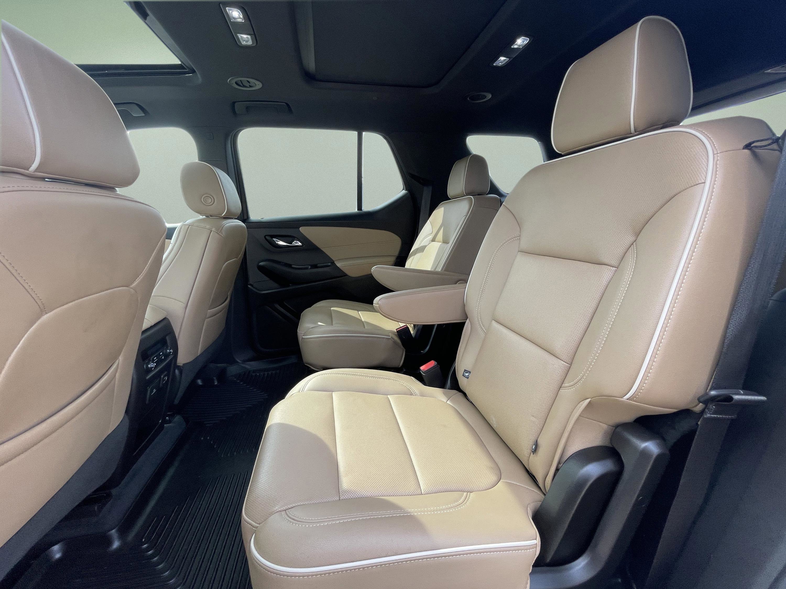 Used 2022 Chevrolet Traverse Premier image 32