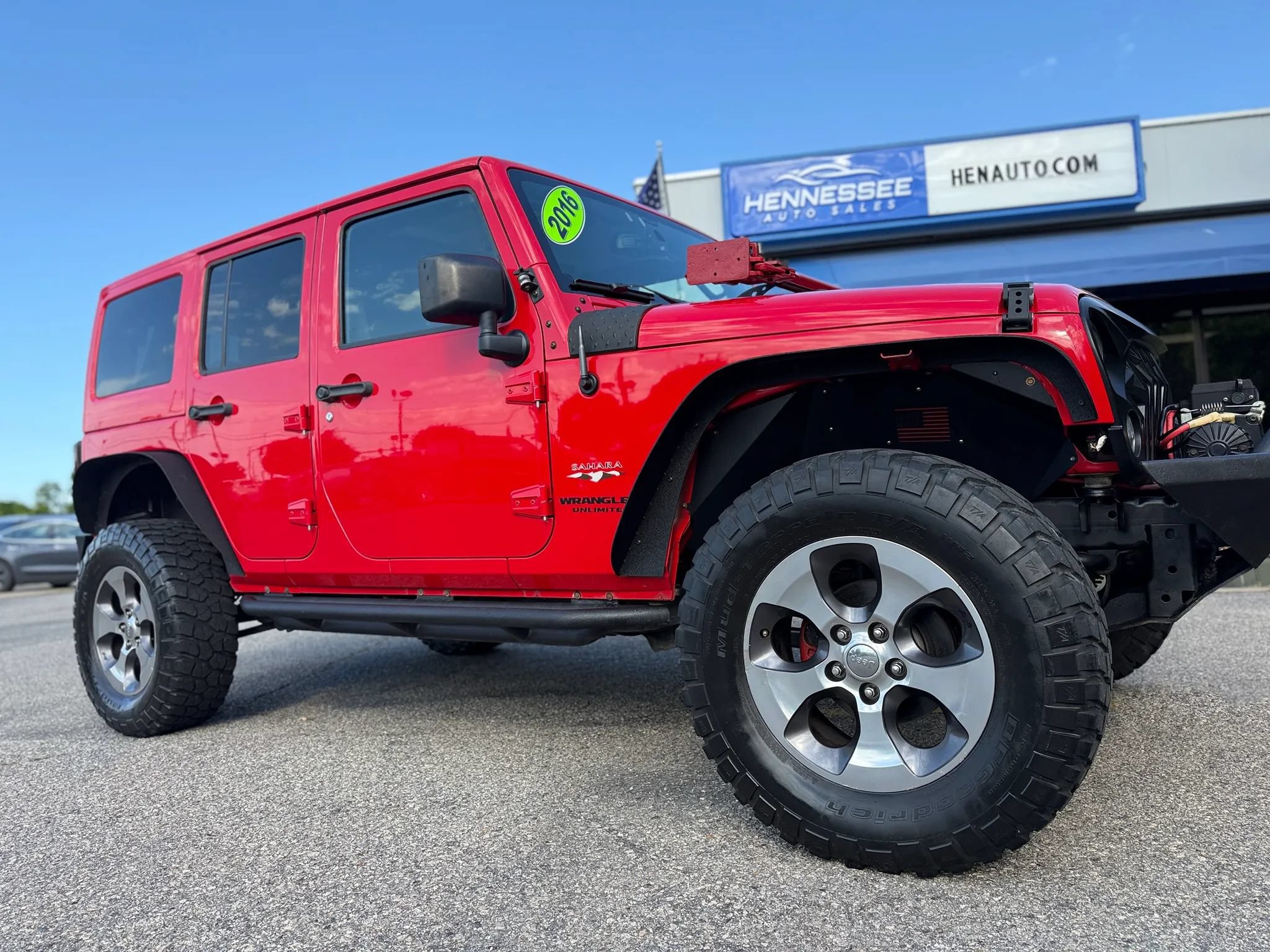 Used 2016 Jeep Wrangler Unlimited Sahara w/ Connectivity Group AWD/4WD image 14