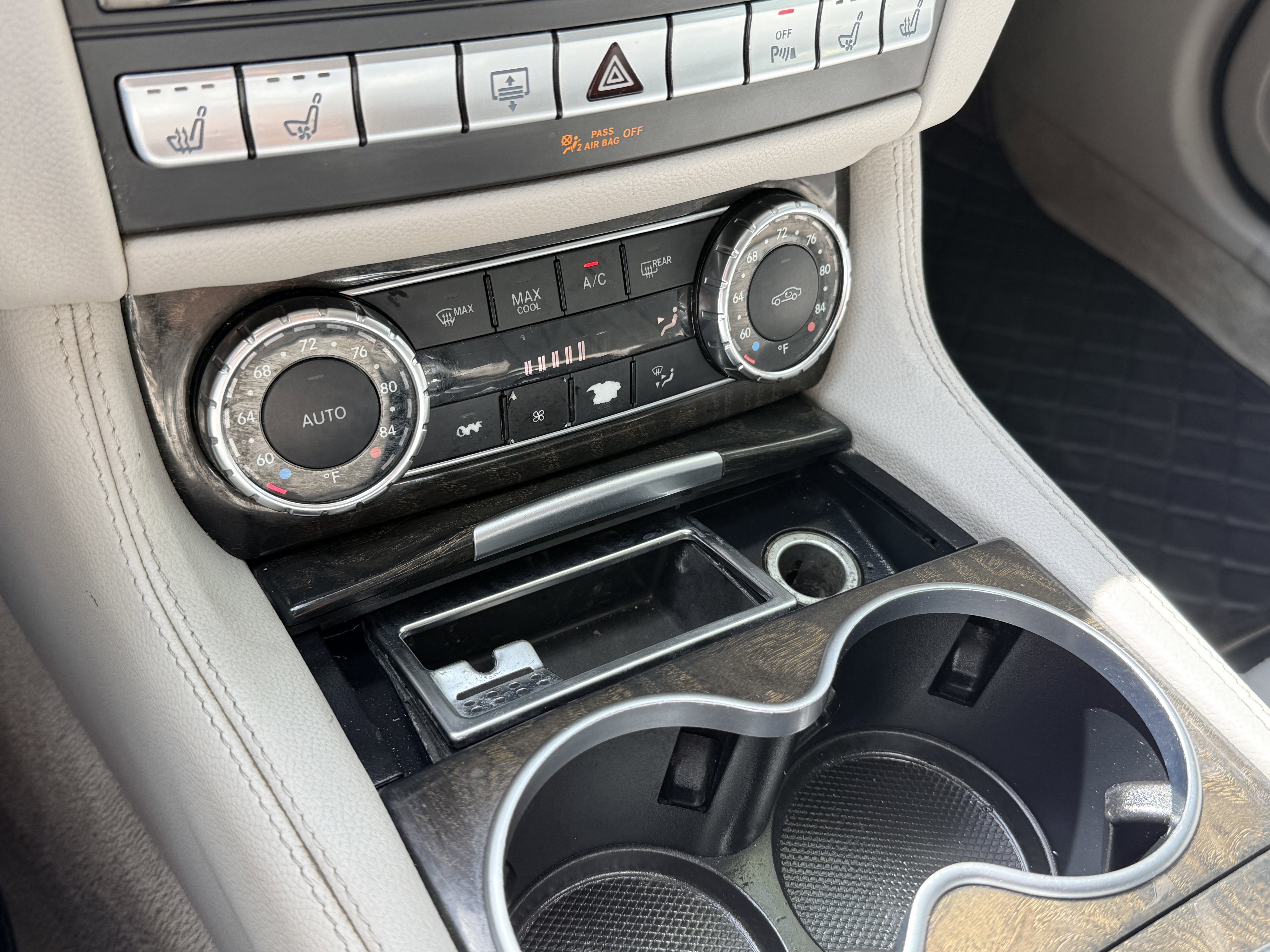 Used 2012 Mercedes-Benz CLS 550 w/ Premium I Pkg image 22