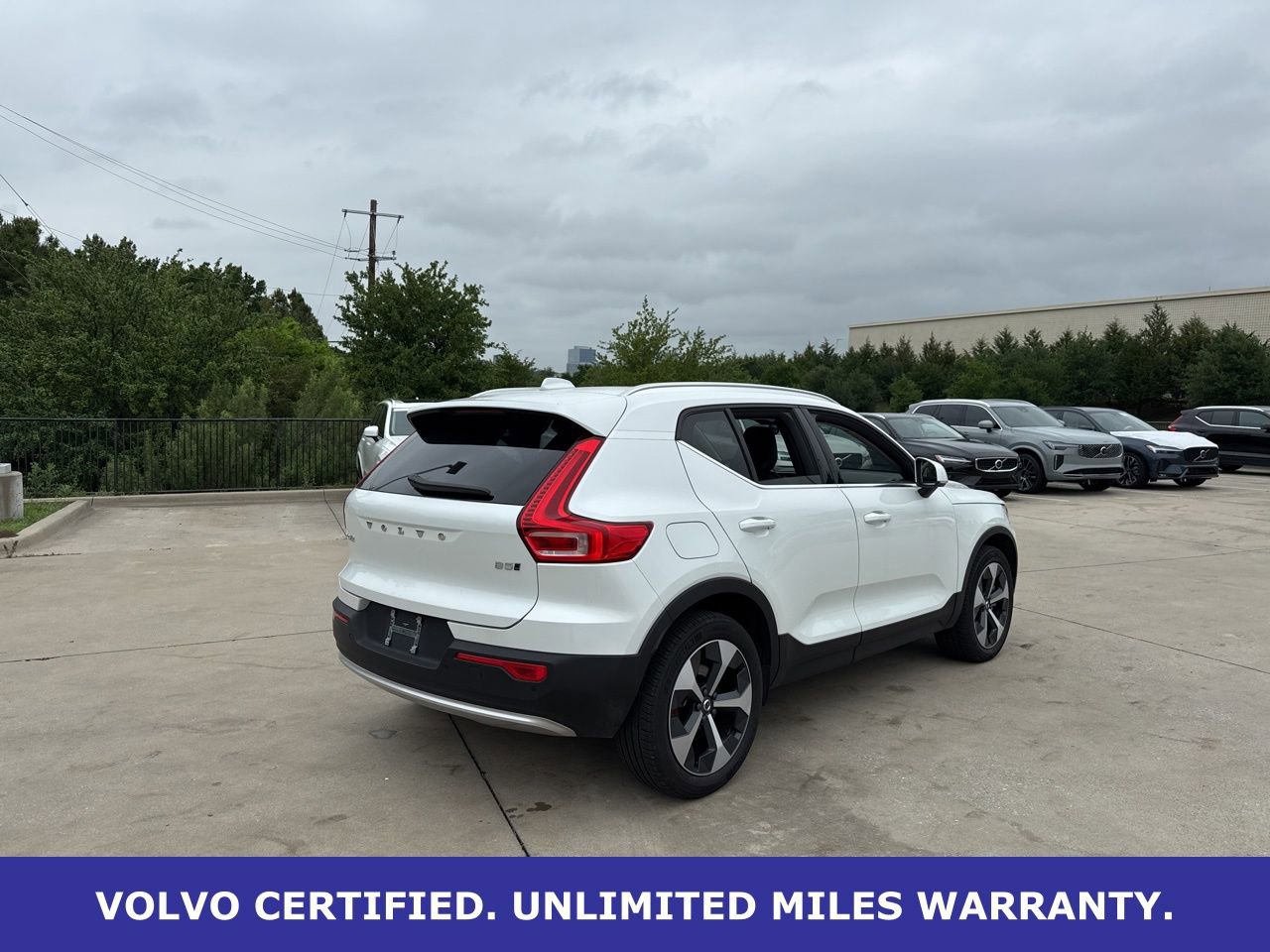 Used 2025 Volvo XC40 B5 Core AWD/4WD image 5