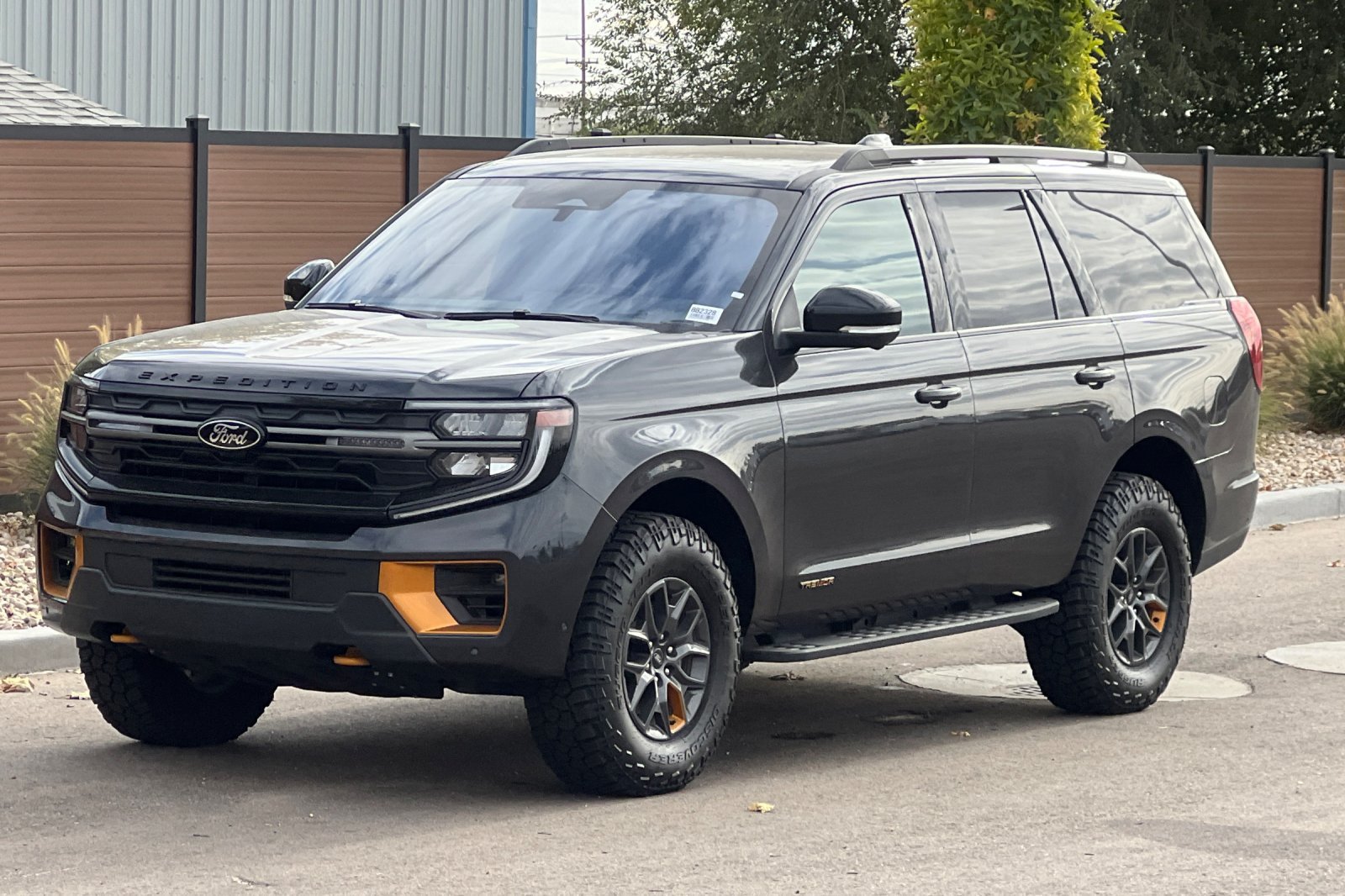 Used 2025 Ford Expedition Tremor AWD/4WD image 11