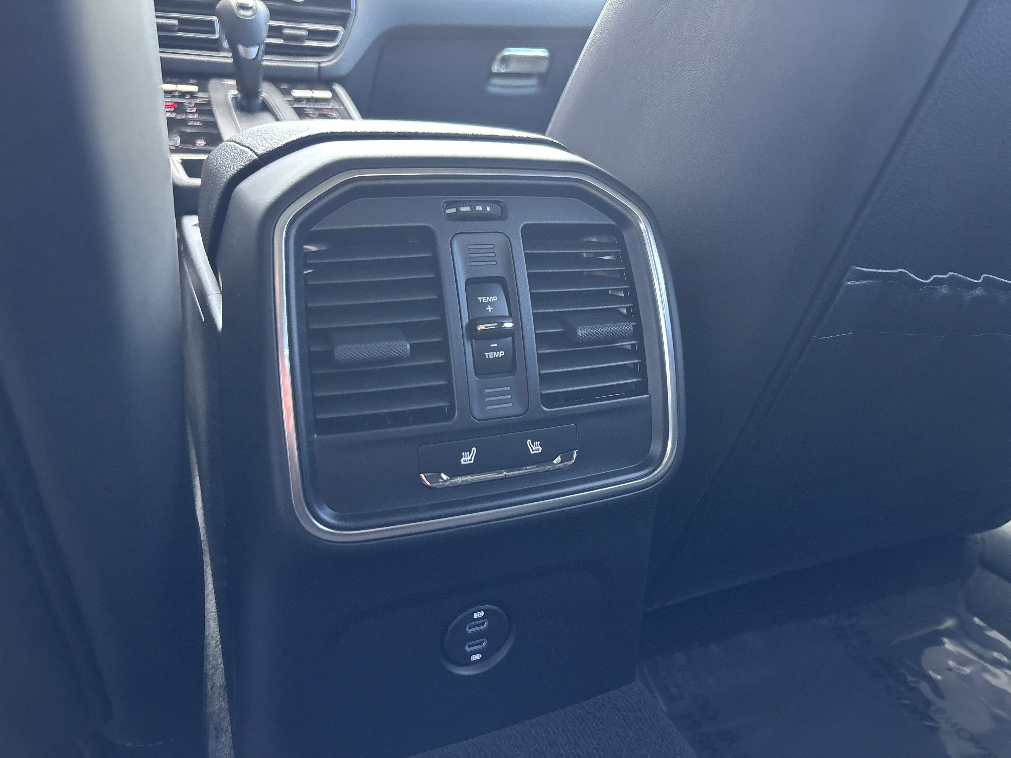 Certified 2025 Porsche Macan image 26