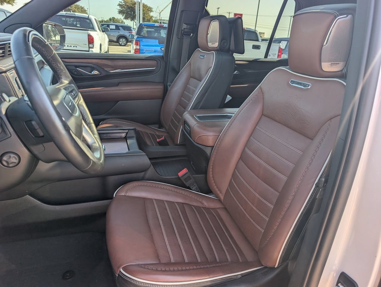 Used 2023 GMC Yukon Denali Ultimate AWD/4WD image 25