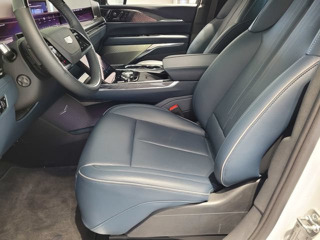 New 2025 Cadillac Escalade IQ Sport 2 w/ LPO, ONYX Package AWD/4WD image 17