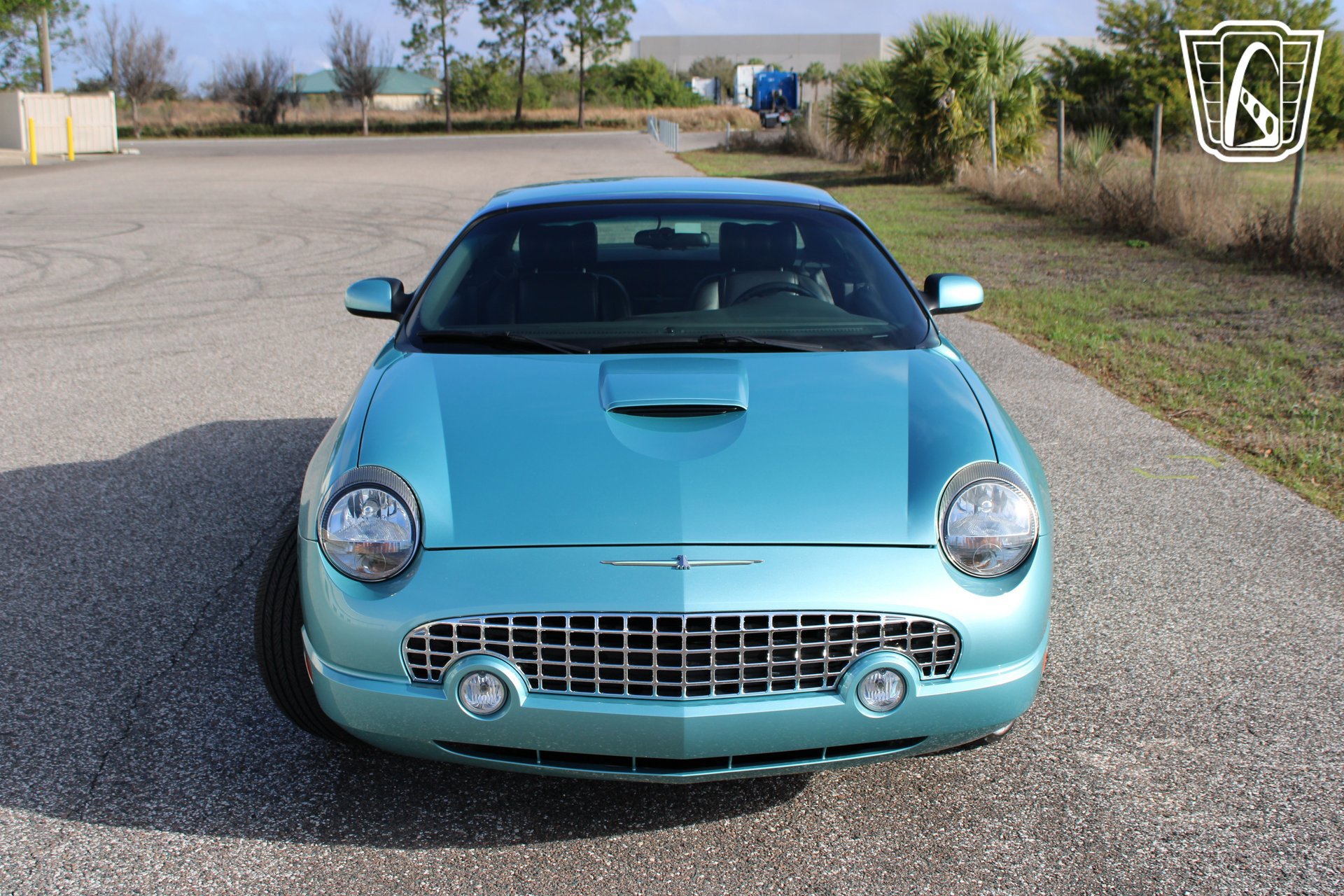 Used 2002 Ford Thunderbird image 3