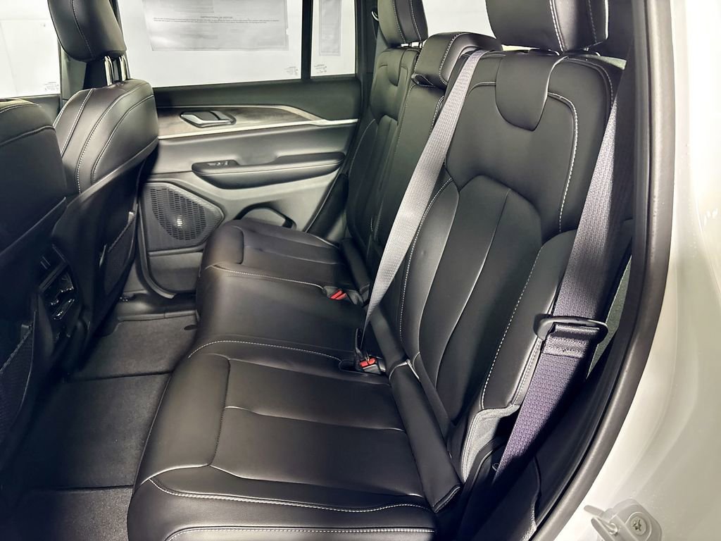 New 2025 Jeep Grand Cherokee Limited w/ MOPAR Finishing Package image 21