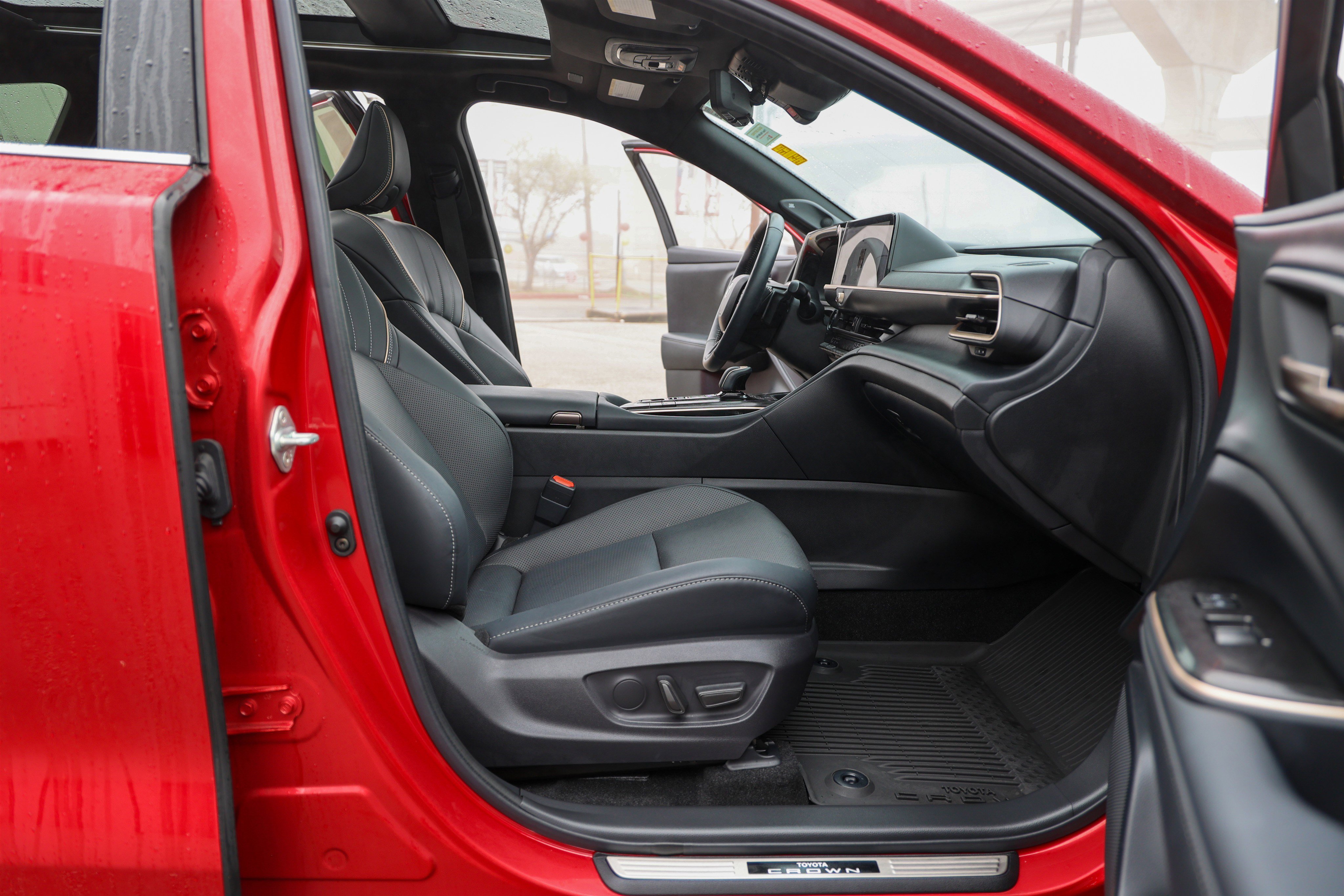 Certified 2025 Toyota Crown Signia w/ Advanced Technology Package image 51