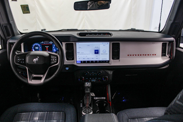 Used 2025 Ford Bronco Heritage Edition AWD/4WD image 24