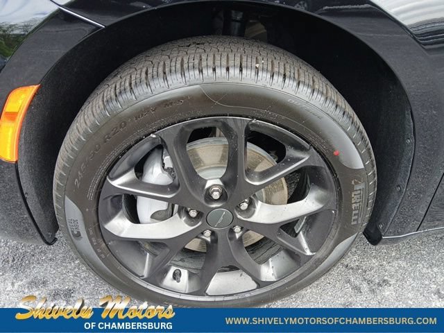 New 2027 Chrysler Pacifica Limited w/ S Appearance Package AWD/4WD image 2