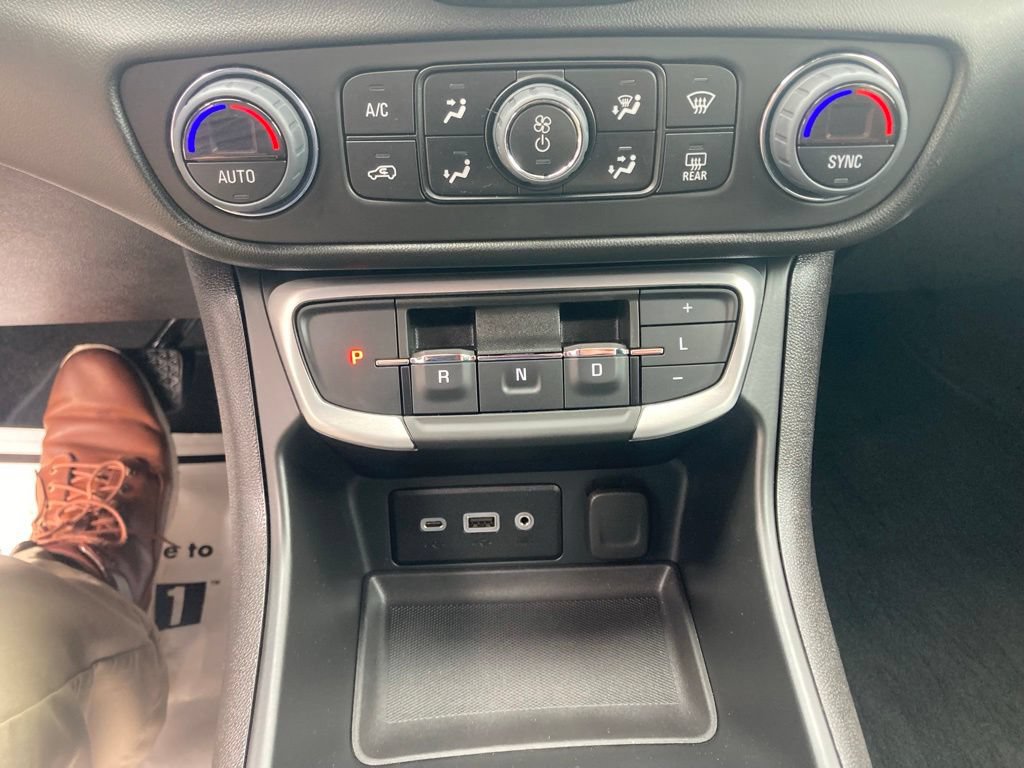 Used 2024 GMC Terrain SLE w/ Driver Convenience Package AWD/4WD image 36