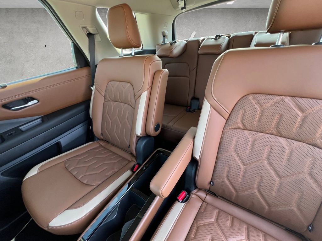 New 2026 Nissan Pathfinder Platinum image 22