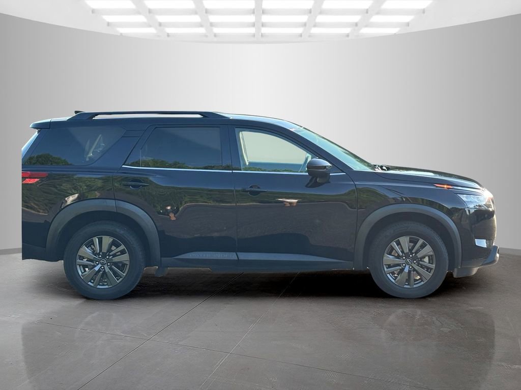 Used 2023 Nissan Pathfinder SV FWD image 5