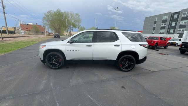 Used 2021 Chevrolet Traverse Premier w/ Redline Edition AWD/4WD image 5