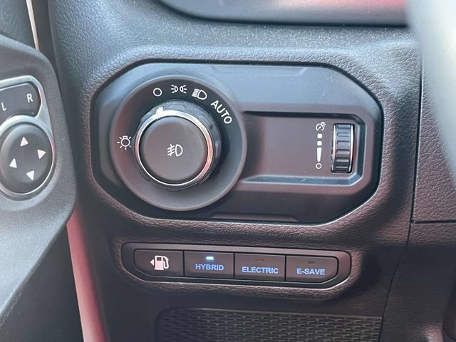 Used 2023 Jeep Wrangler Unlimited w/ Cold Weather Group AWD/4WD image 24