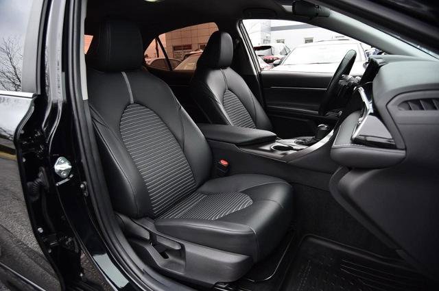 Used 2021 Toyota Camry SE image 18