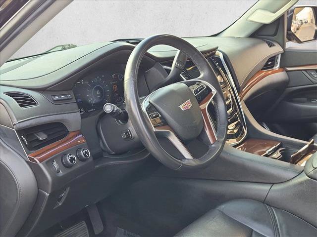 Used 2018 Cadillac Escalade ESV Premium Luxury AWD/4WD image 10