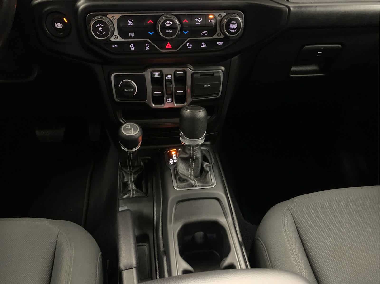Used 2020 Jeep Gladiator Overland AWD/4WD image 21