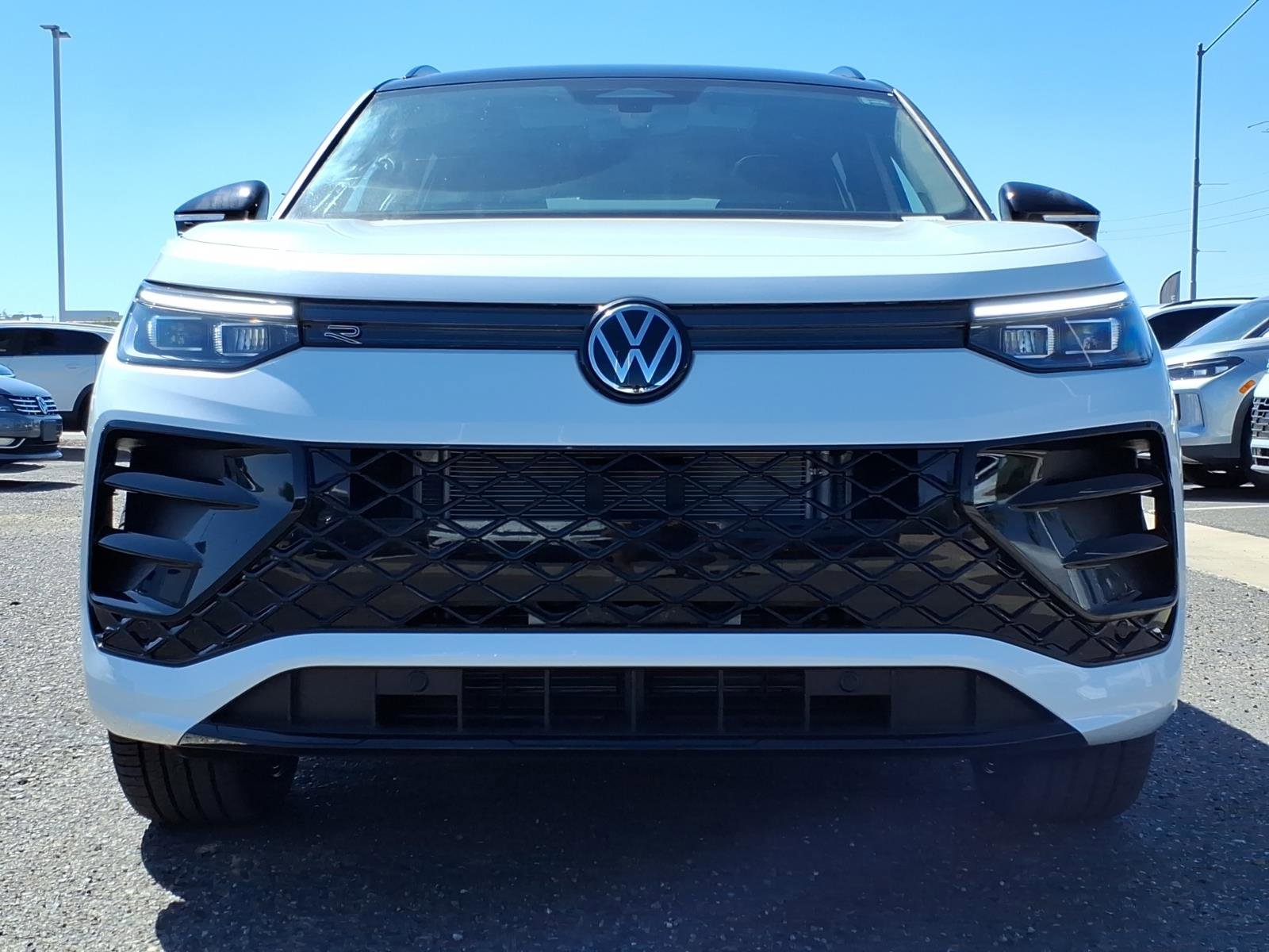 New 2026 Volkswagen Tiguan SE R-Line image 2