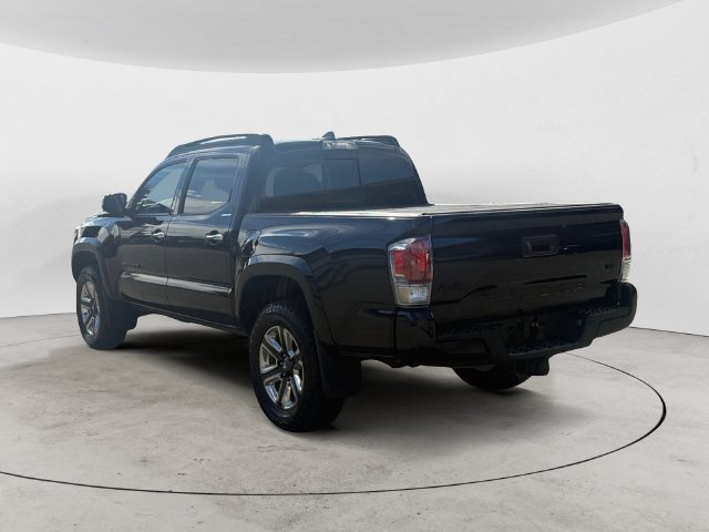 Used 2019 Toyota Tacoma Limited AWD/4WD image 7