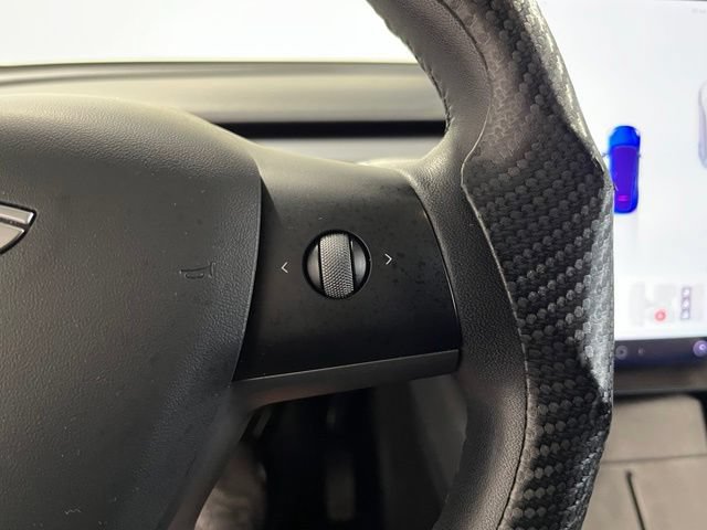 Used 2021 Tesla Model Y Long Range AWD/4WD image 26