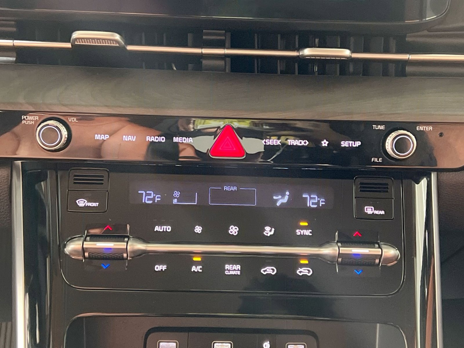 Used 2023 Kia Carnival SX image 20