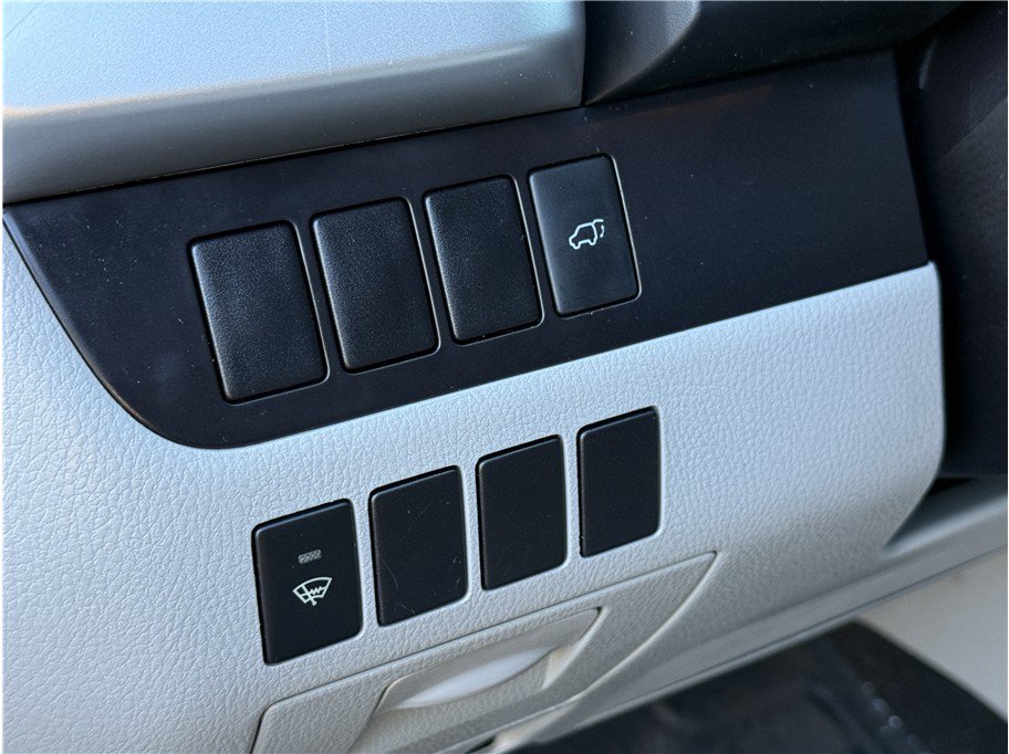 Used 2016 Toyota Highlander Plus AWD/4WD image 17