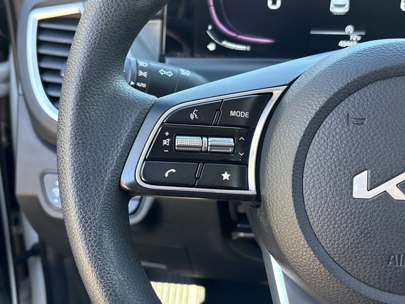 Used 2024 Kia Seltos LX AWD/4WD image 23