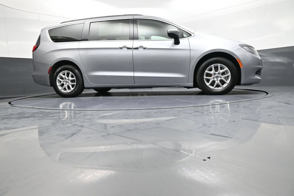 Used 2021 Chrysler Voyager Lxi FWD image 30