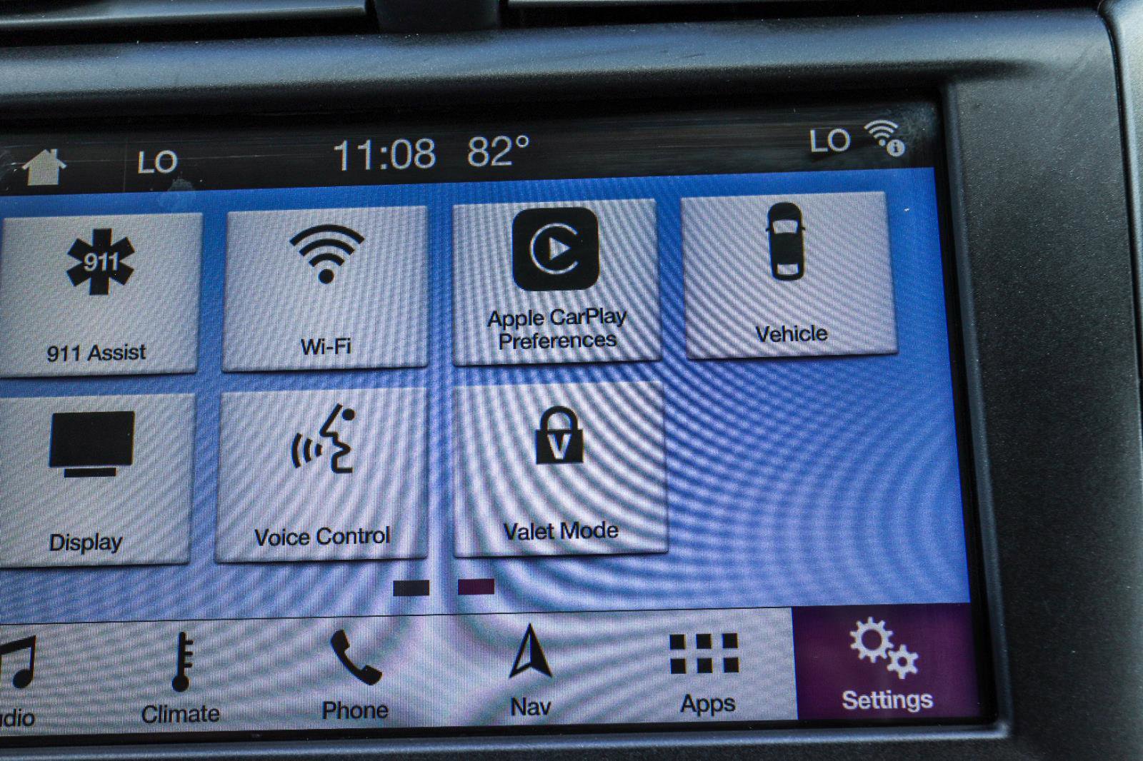 Used 2017 Ford Fusion SE w/ Equipment Group 201A FWD image 11