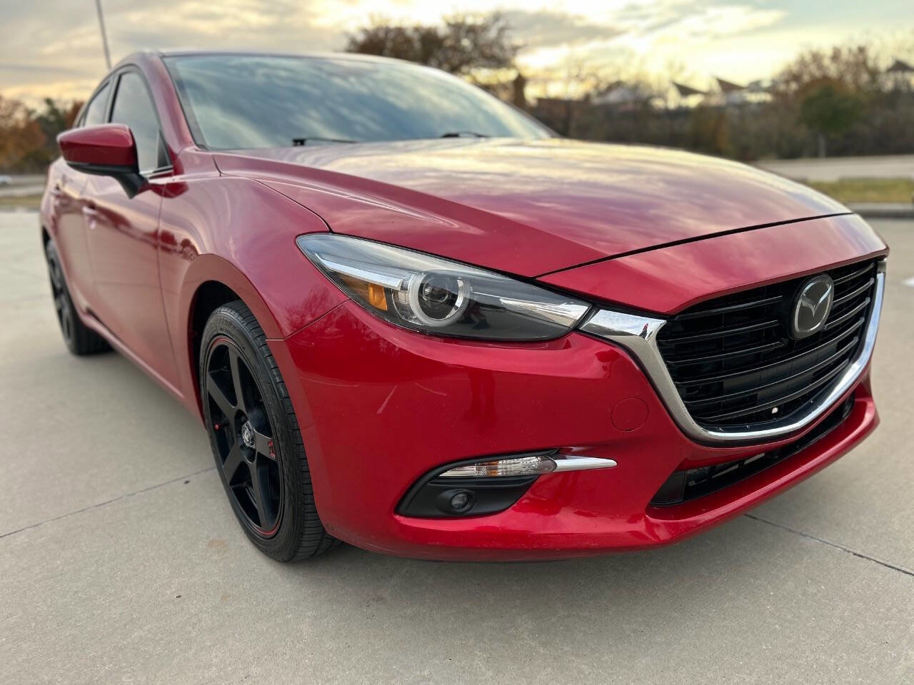 Used 2017 MAZDA MAZDA3 Grand Touring image 4