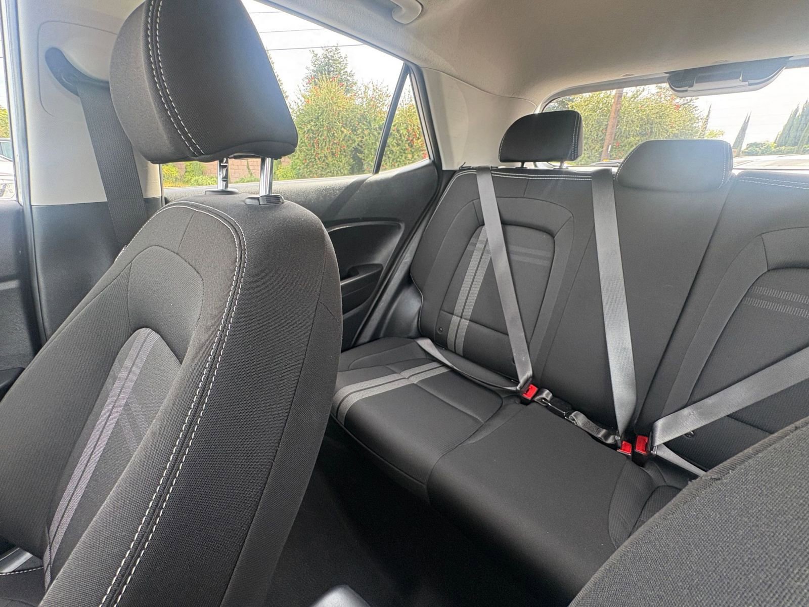 Used 2025 Hyundai Venue SEL image 39