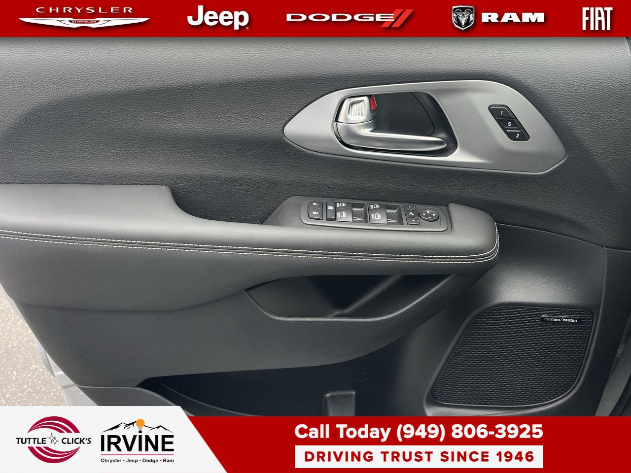 Used 2026 Chrysler Pacifica Limited w/ Uconnect Theater Family Group image 20