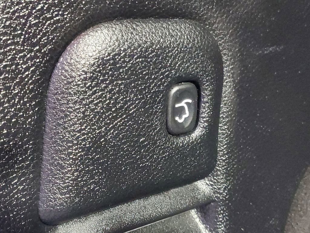 Used 2019 Jeep Grand Cherokee Limited image 10