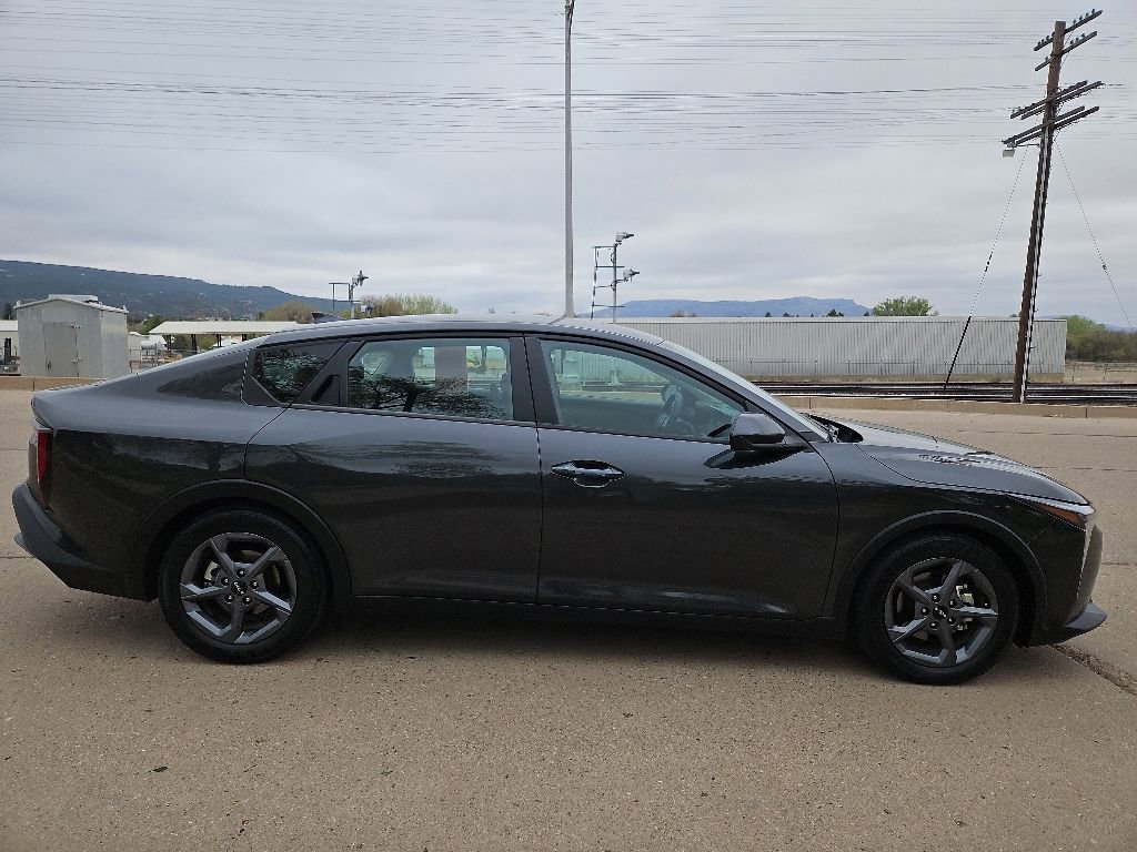 Used 2025 Kia K4 FWD image 4