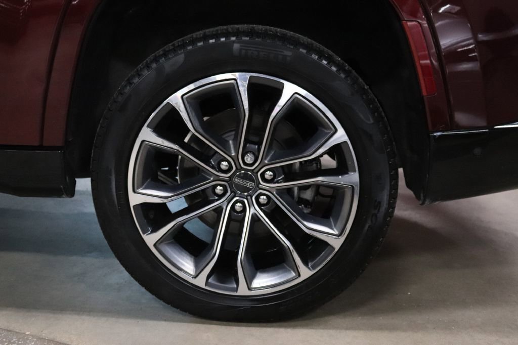 Used 2023 Jeep Grand Wagoneer Series III image 40