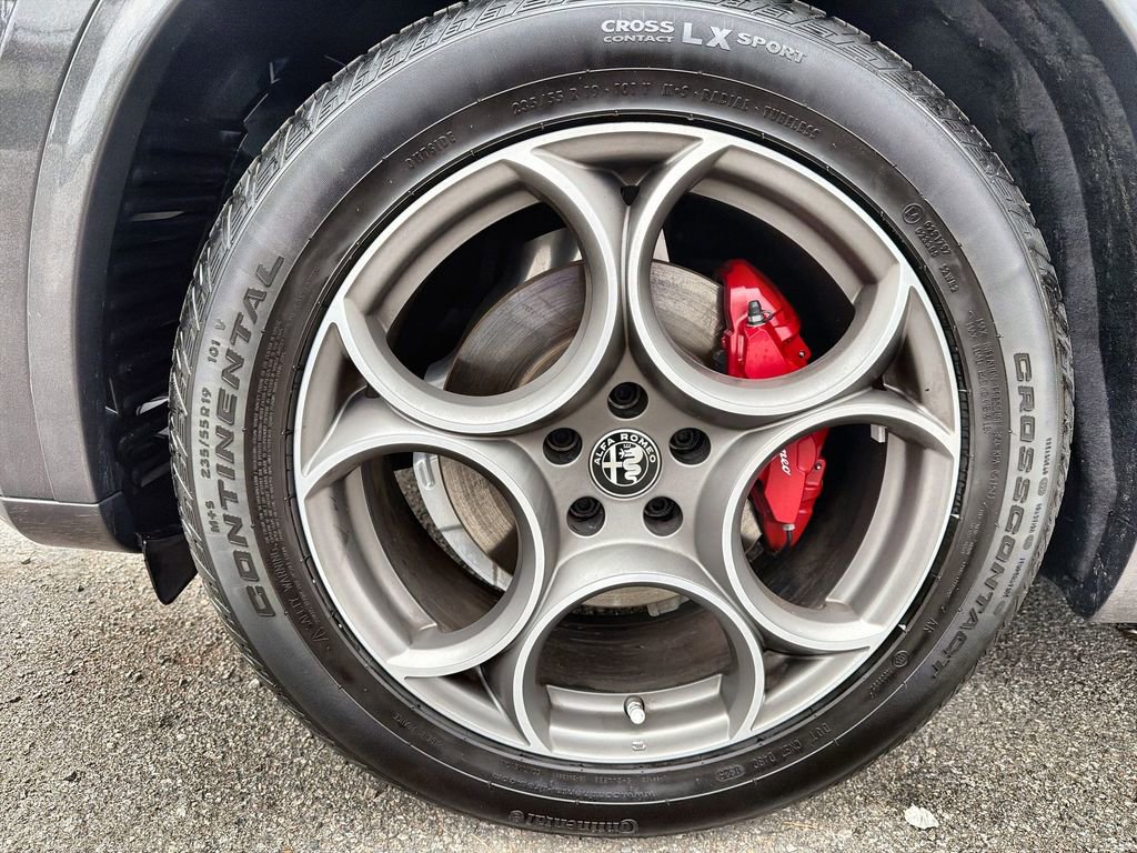 Used 2022 Alfa Romeo Stelvio Ti image 19