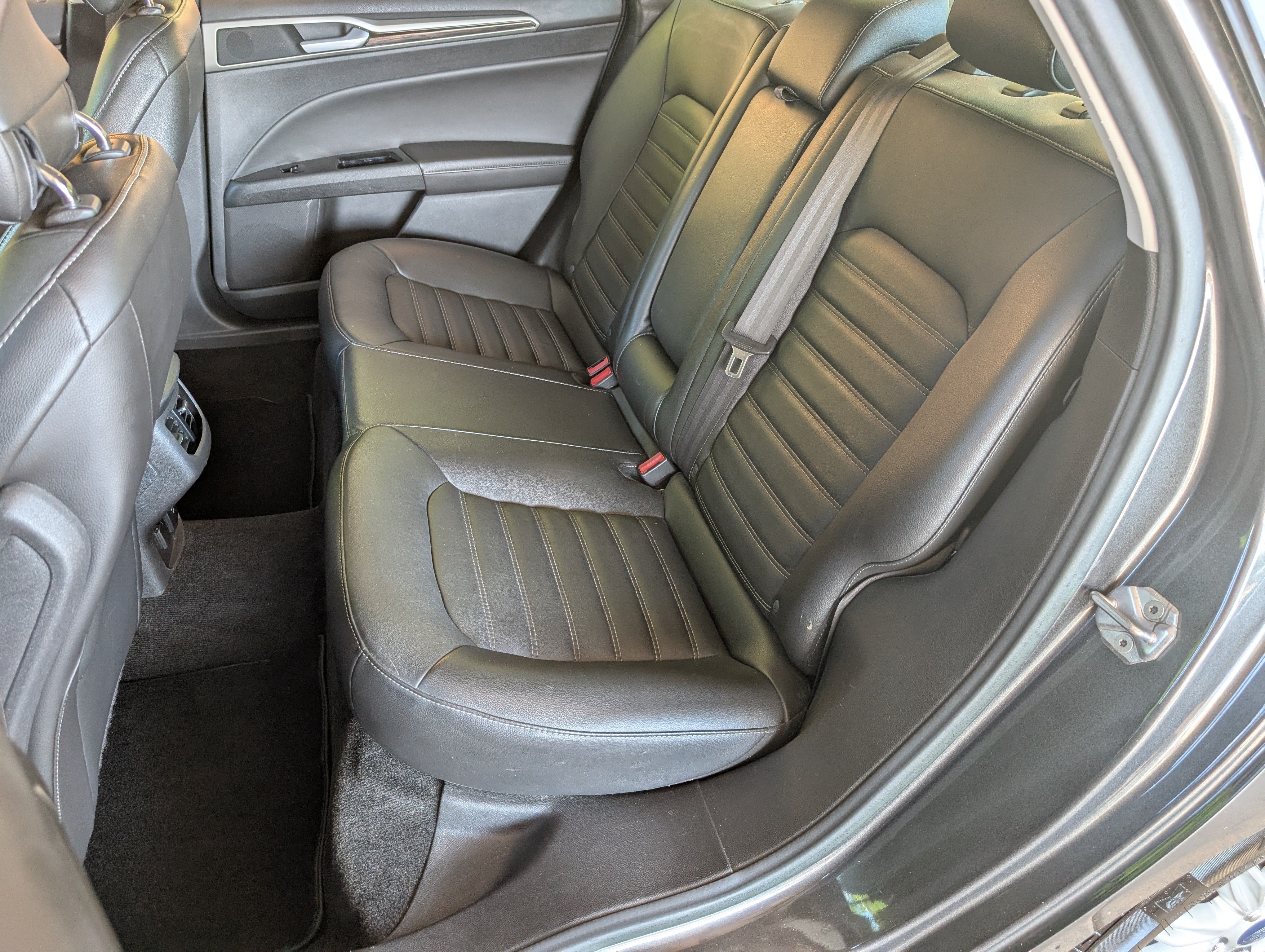Used 2015 Ford Fusion Energi SE FWD image 14
