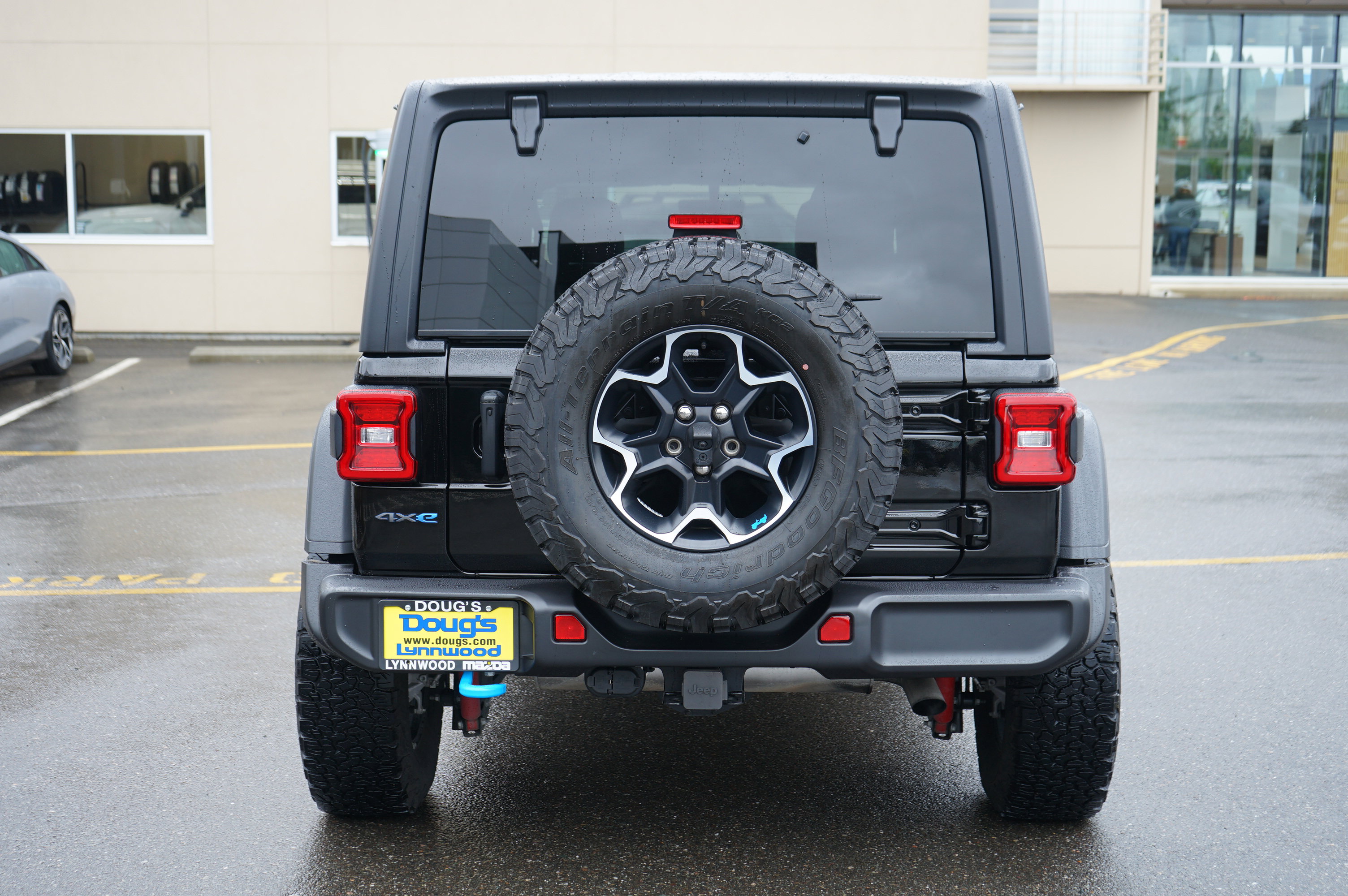 Used 2023 Jeep Wrangler Unlimited Rubicon 4xe w/ Cold Weather Group AWD/4WD image 4