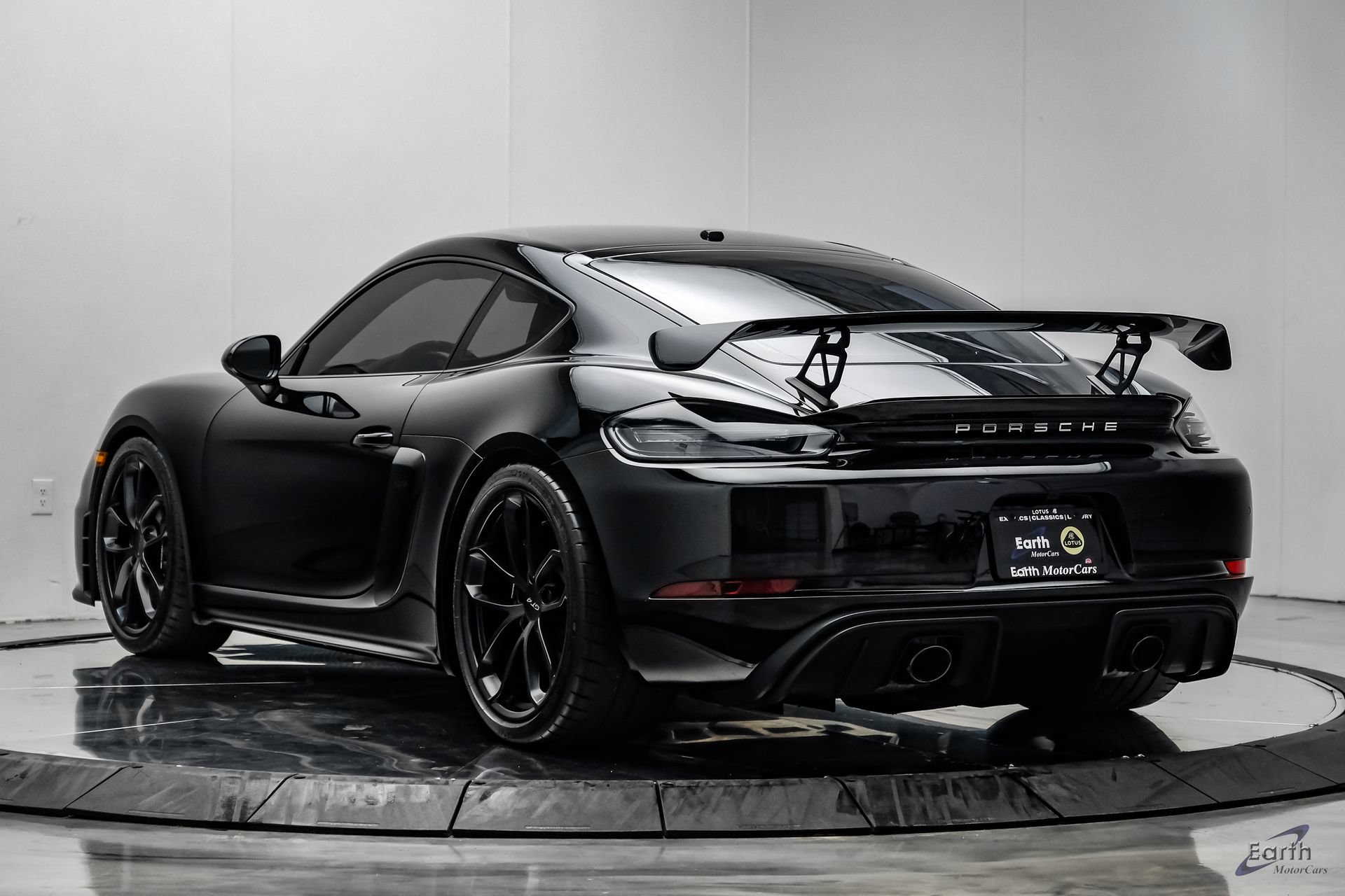 Used 2021 Porsche 718 Cayman GT4 RWD image 12