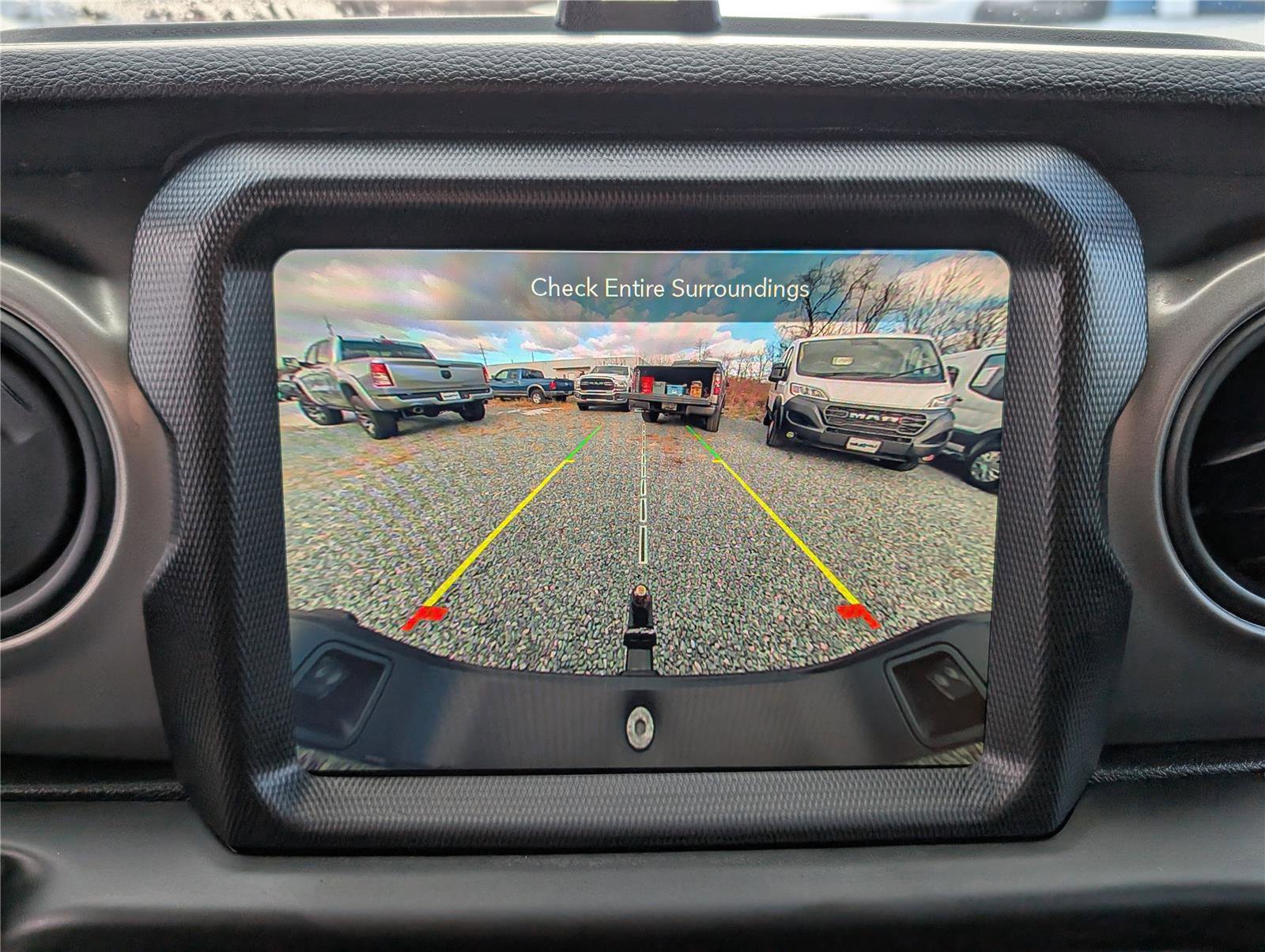 Used 2021 Jeep Gladiator Willys image 25