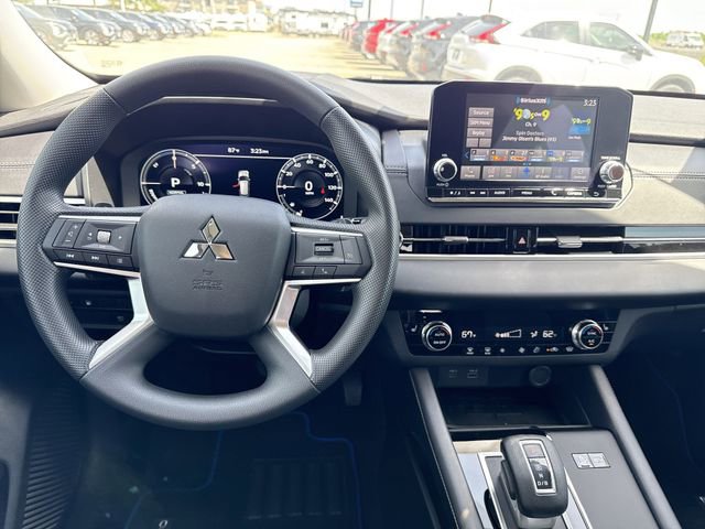 New 2025 Mitsubishi Outlander ES AWD/4WD image 24