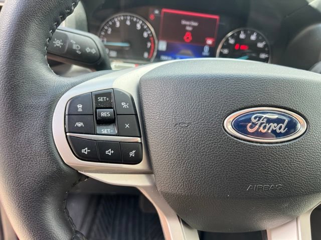 Used 2023 Ford Explorer Limited w/ Equipment Group 301A AWD/4WD image 29
