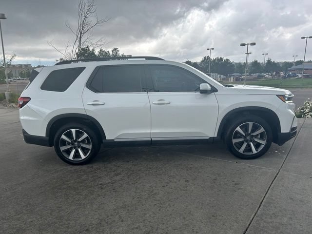 Used 2024 Honda Pilot Touring image 9