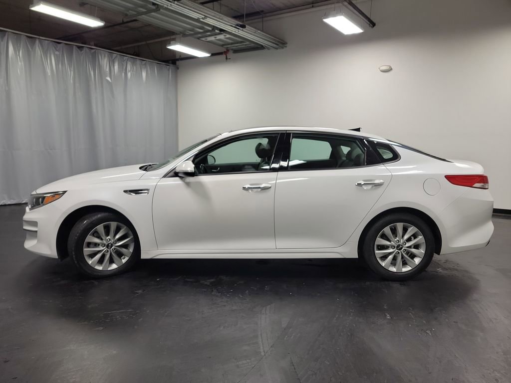 Used 2016 Kia Optima EX w/ Premium Package image 6