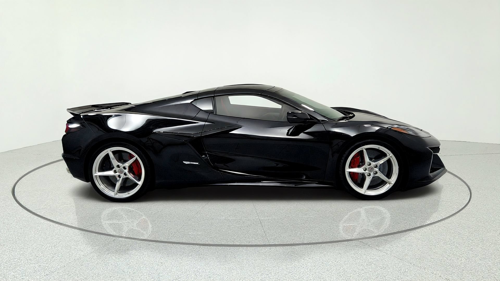 Used 2025 Chevrolet Corvette E-Ray w/ Chrome Exterior Badge Package AWD/4WD image 6